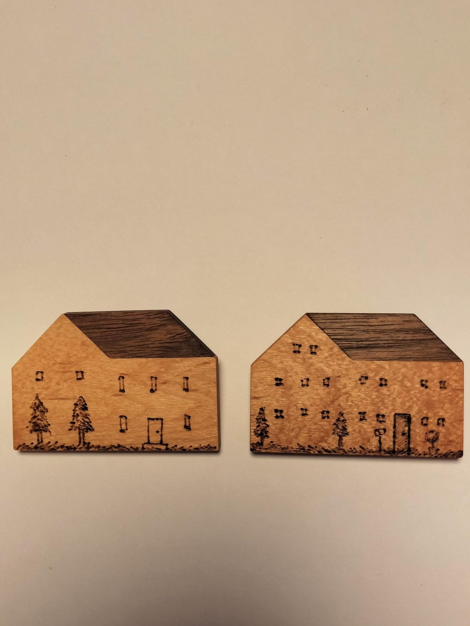 Tiny house brooch - shaker house style 　おうちの木製ブローチ | 7枚目